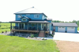 Image of Just 5 minutes from Rib moutain, charming Farmhouse style home