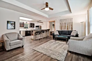 Image of 3 King Bedrooms, Each with Private En-suite Bathroom .. Large Deck