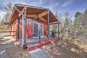 Image of Modern Cabin Sleeps 5- Close in Manitou Springs and close to Garden of the Gods