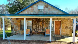 Image of <br>1940's Farmhouse Cottage --Hot Tub! Wi-Fi! No Cleaning Fees!<br>