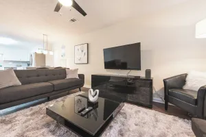 Image of The Modern Serenity Townhome -10 mins to Horsepark