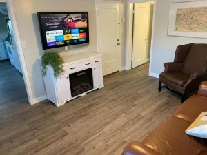 Image of Clean and cozy cottage apartment in the heart of Logan