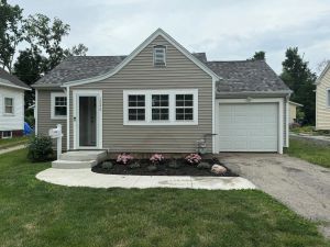 Image of NEW! Charming Cottage on Elmhurst Drive Ne. Close to Mt. Mercy and Coe College.