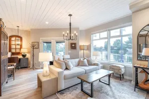 Image of LAKESIDE URBAN INN . . . truly a HIDDEN GEM on the LAKE in Downtown Tualatin!!!