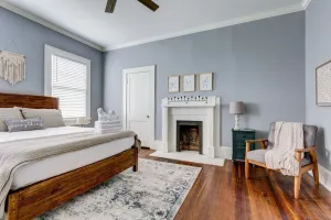 Image of Adorable Home - Southern Charm - Excellent Location