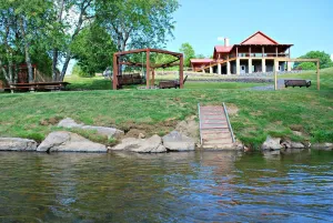 Image of New River Retreat offers 6 spacious suites On The New River! WIFI, spacious