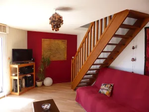 Image of Vast T2 60m² duplex. Near ferry terminal, beach and Conleau PIBS