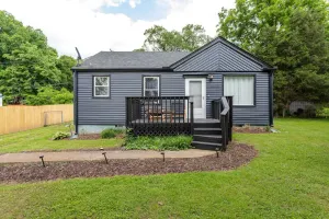 Image of 5 Min to Airport Pet Friendly Fire pit Fenced Yard