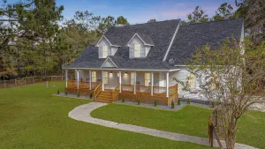 Image of Grandma's Farm on 6 acres with Lighted Barn and River Access