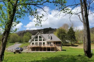 Image of Spacious & Stylish Waterfront Home on New River! 3