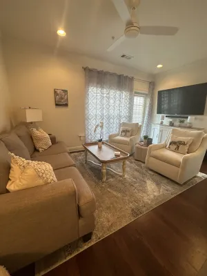 Image of Gorgeous Tuscaloosa Condo. Perfect for Your Stay!