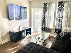 Image of Midtown Unit w Free Parking