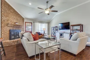 Image of Pet-friendly home in quiet family neighborhood