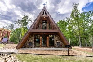 Image of Eagles Rest Cabin w\/Hot Tub - Sleeps 6