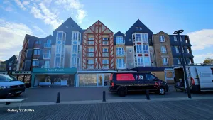 Image of T2 on the ground floor overlooking the port of Crouesty