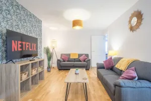 Image of Chic spacious Cambridge apt