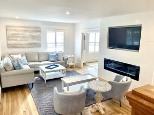 Image of Brant Point\/Town - Unbeatable Location - Short Walk Town\/Beaches - 3 Night Stays