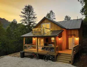 Image of Newly-built See Rocks Vista Cabin