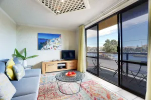 Image of Gorgeous Balcony Riverview Apartment