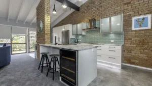 Image of Bay Parklands 4, 2 Gowrie Avenue - pool & tennis court