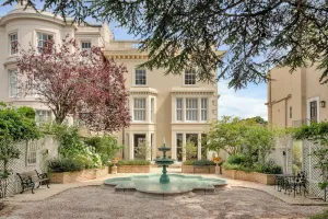 Image of Luxury Villa - City Centre - Sleeps 13