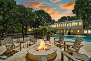 Image of Southern Charm - Extraordinary Home on 4 Acres w\/Private Pool & Fire Pit