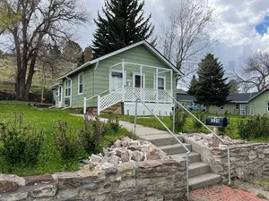 Image of Family-friendly bungalow in downtown Cody! Also corporate monthly rental rates