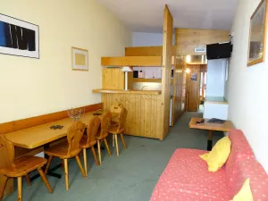Image of Résidence Pierra Menta - Appartement spacieux de 4 pièces pour 9 personnes en dernier étage, proche des pistes et des commerces dans le village du Charve MAE-1660