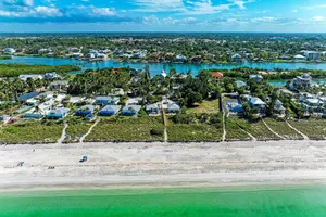 Image of Beachfront Casey Key Cottage B
