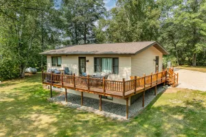 Image of Three Bedroom, Two Bathroom Home on Large Private lot on the Mississippi River