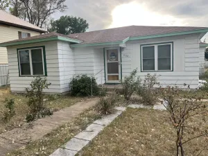 Image of Cozy home with easy access to the main highway thru town, but in quiet area.