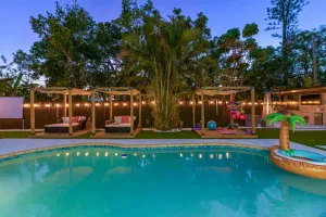 Image of 6 BR Heated Pool, Mins from IMG and Anna Maria