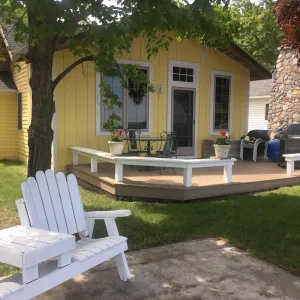 Image of Gorgeous Lakeside- BeachBucket-sandy kid friendly, happy spot+add Lil’Red Cabin