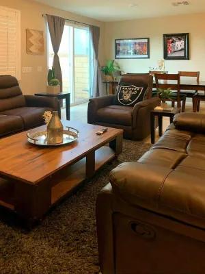 Image of Wonderful NEW 3 BR 2.5 BA Townhouse for 8 2 Miles from Las Vegas Strip