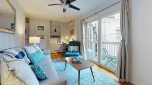 Image of Sun-filled 1 bed, 1 bath in Brookline Village