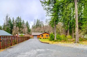 Image of Cedar creek cabin @Mt.Rainier