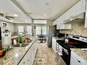 Image of Cozy 3BR Bungalow • St Mary’s Univ, Med Center, Lackland & SeaWorld Minutes