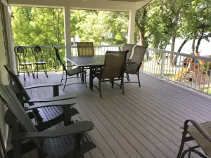 Image of Delightful Lakeshore Cottage, Great Swim & Lakeside Amenities, +22 Foot Pontoon