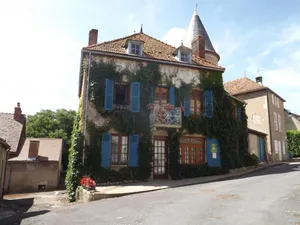 Image of Charming Village Gîte with Terrace, Garden, and Modern Amenities near Vichy