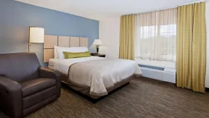 Image of Relax and Unwind! Pet-Friendly Property, Free Parking, Kitchen Near Harvest Park
