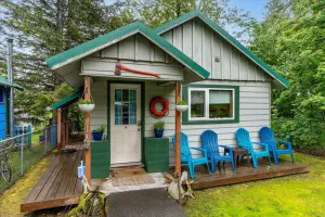 Image of Salty Sam's Cozy Downtown Home