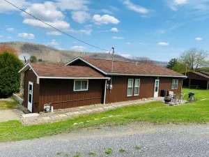 Image of Charming 2 bedroom home in the heart of elk country.