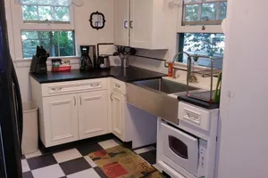 Image of 30+ Day❤️Smart Craftsman ❤️of Downtown | King Queen | BBQs, Patio Set + Fenced Y