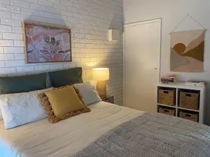Image of Admirals Lodge: Unit 6: Balcony (Not Pet friendly)