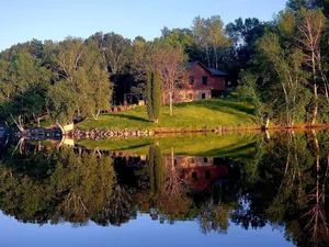 Image of 5 bed, 2 bath Lake Home, screen porch, 2 kayaks, patio,  otter island.