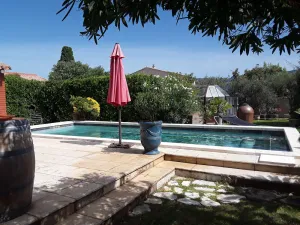 Image of Architect-designed house at the foot of the Luberon