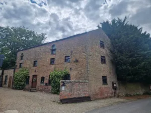 Image of The Carriage House. Sleeps 30. York 5m.