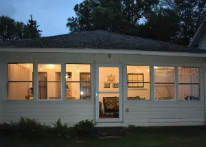 Image of Charming vacation cottage since 1930 with a spectacular view of Lake Erie