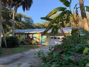 Image of Island Cottage:  A Short Walk to the Beach