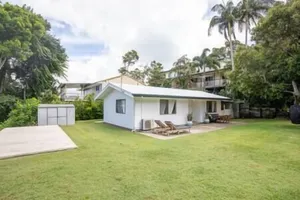 Image of Cosy Straddie cottage + sleeps 6 + pet friendly